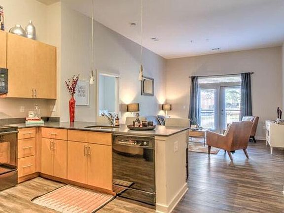 3rd image of 395 S Highland St #2B-2Ba-1142Sqft