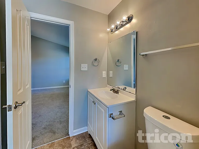 106 Newbury Dr — Photo 10