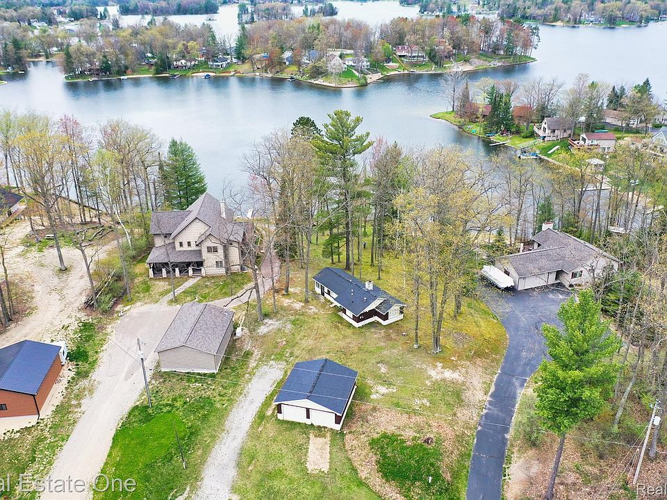 1st image of 3250 S Ogemaw Trl