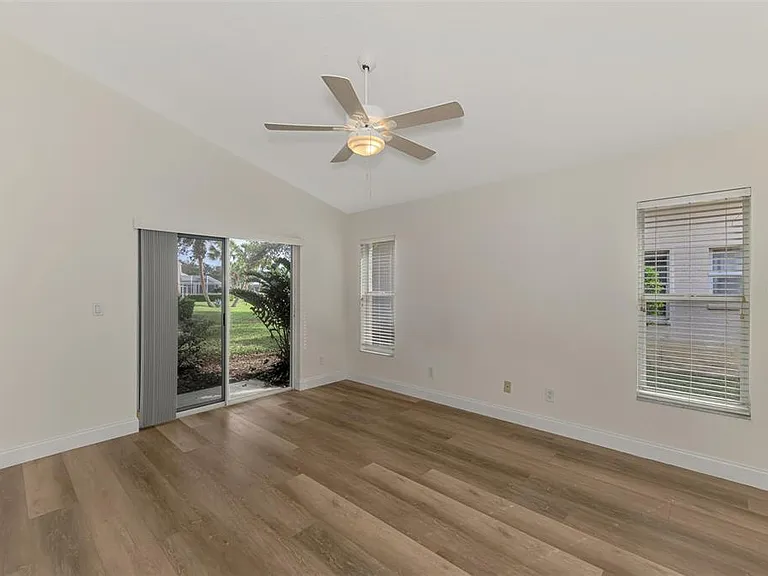 5271 Highbury Cir — Photo 25