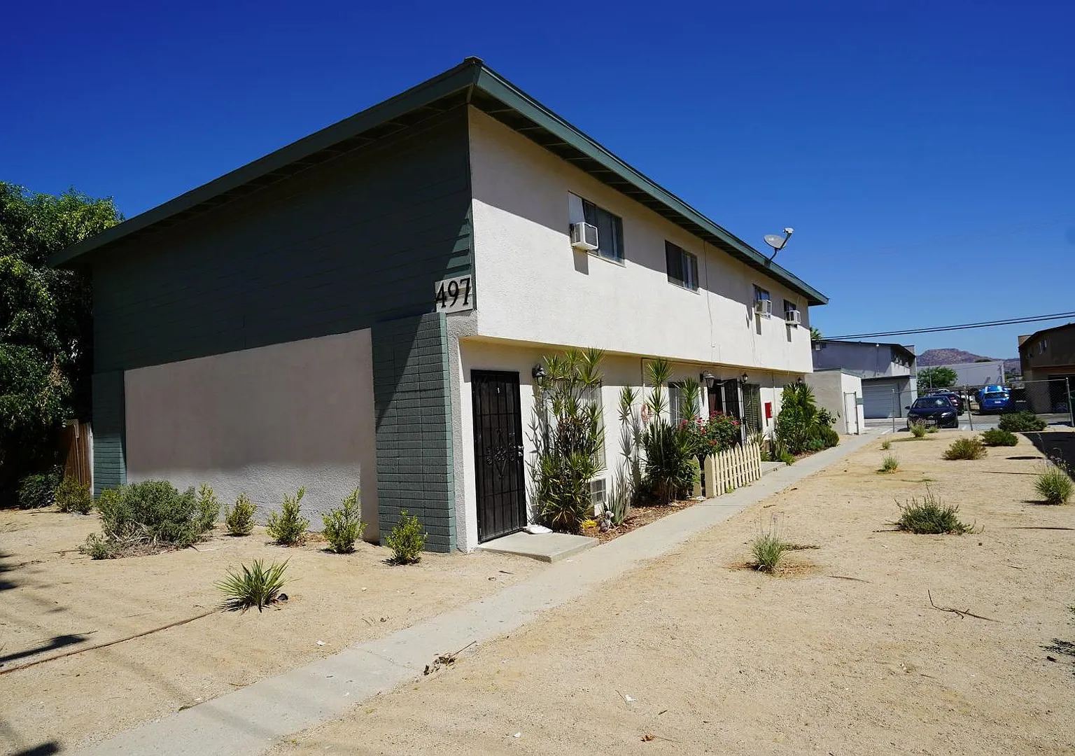 River Road Apartments — Photo 1