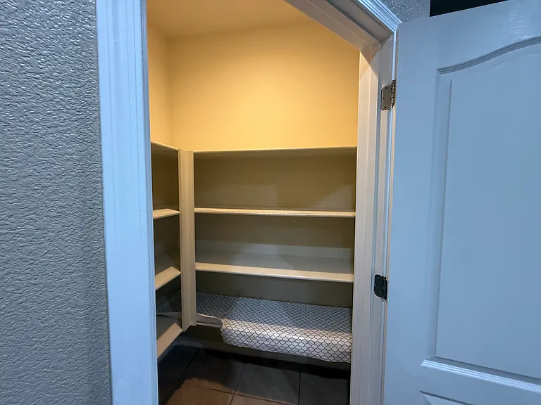 1821 Chisholm Trl NE — Photo 10