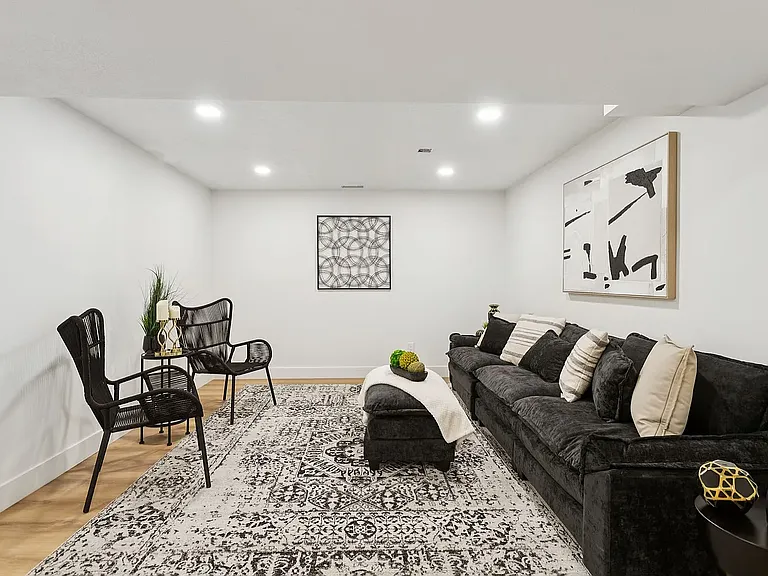 155 W 800 N — Photo 8