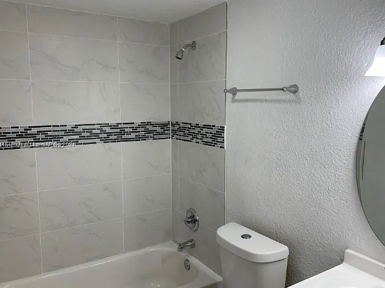 2331 Adams St #2324 — Photo 9