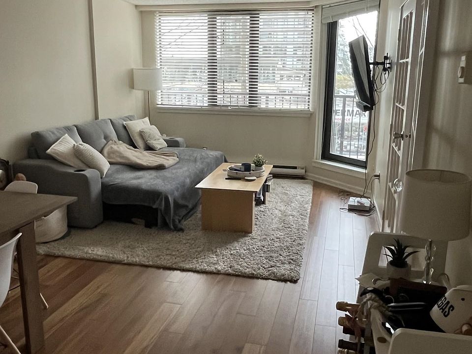 2nd image of 1521 George St #205
