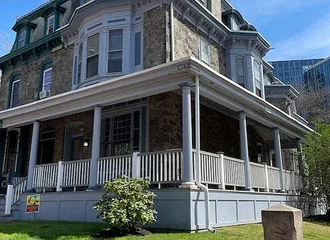 2 bed, $1,350 — Photo 1