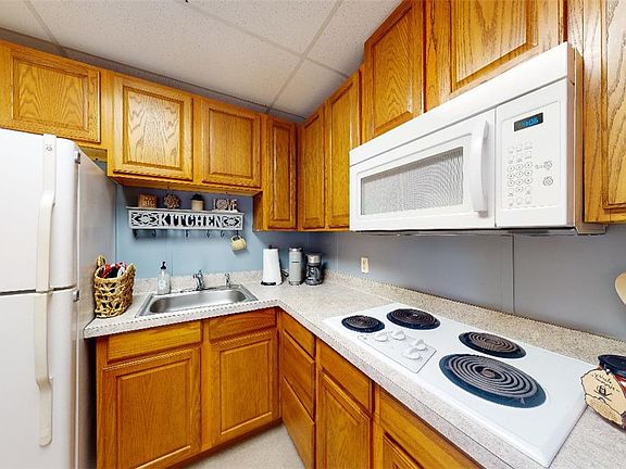 5th image of 5585 Straub Rd #101