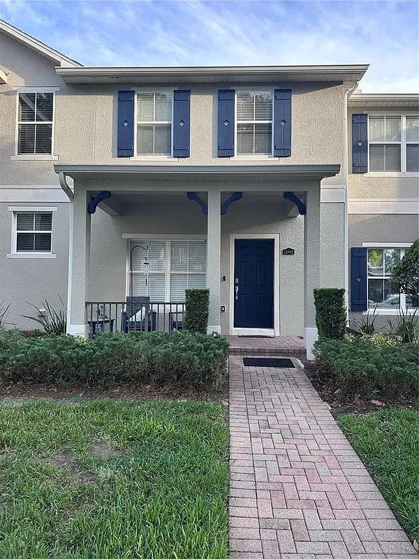 3 bed, 2.5 bath, 1450 sqft, $2,400 — Photo 1