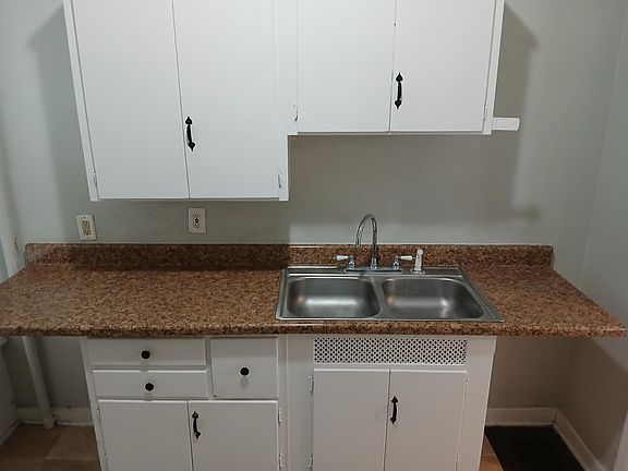 5th image of 106 N Notre Dame Ave