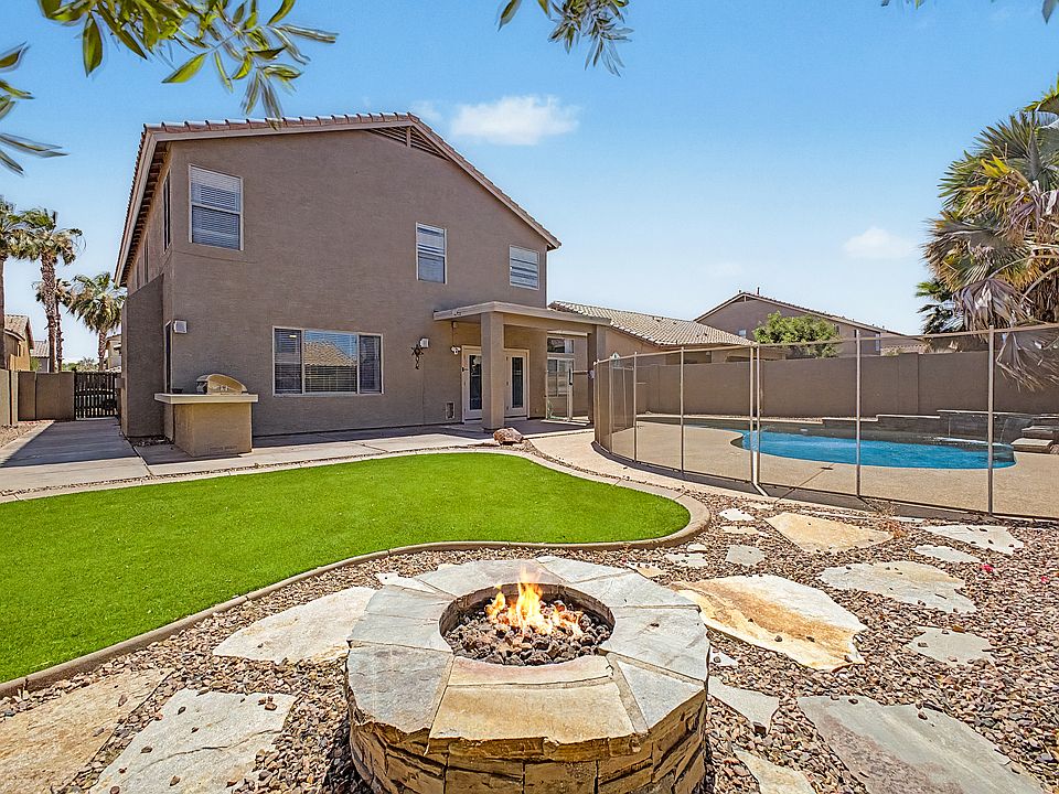 Natural Gas Firepit with Turf Yard and Large Play pool