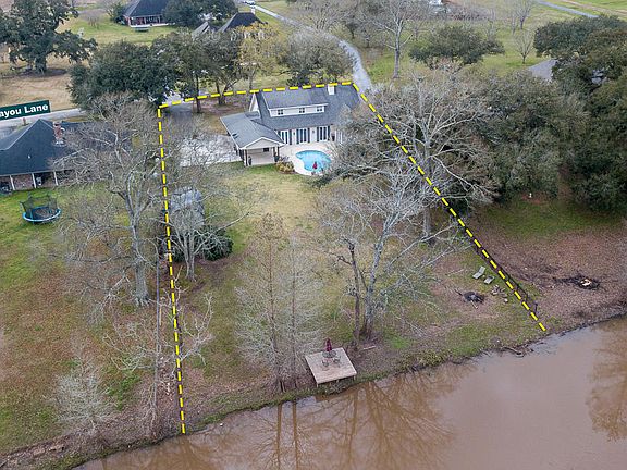 4th image of 1415 Bayou Ln