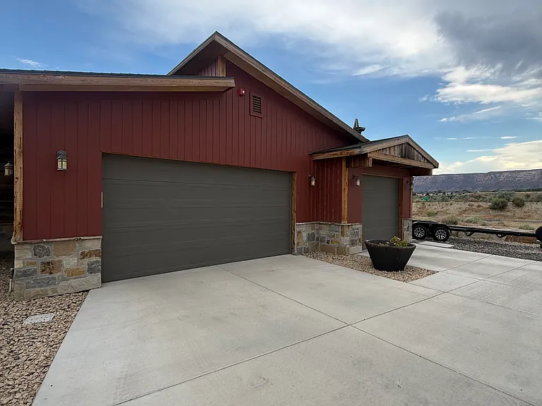 2089 Kedrowski Ct — Photo 6