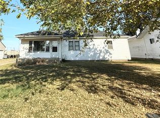206 S Boyer Ave, Brocton, IL 61917