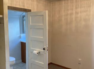 319 4th Ave #3, Seaside, OR 97138