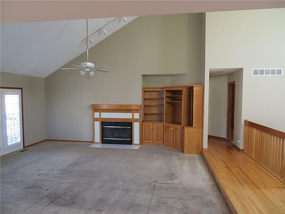 5th image of 114 Overhill Dr