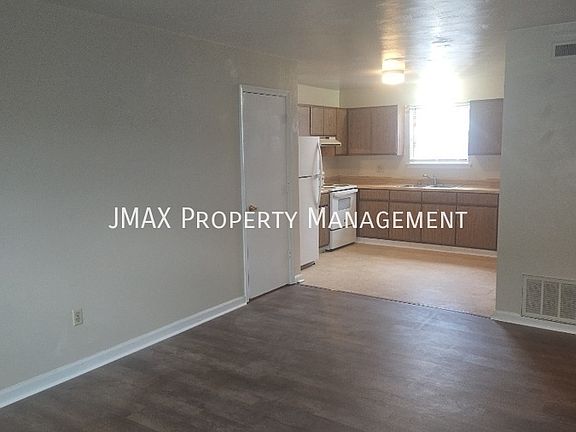 3rd image of 1827 Jerome St SE