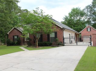 31130 River Pines Dr, Springfield, LA 70462