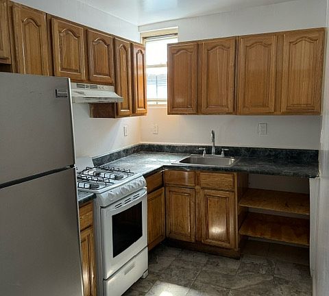 3rd image of 228 Woodworth Ave #2F