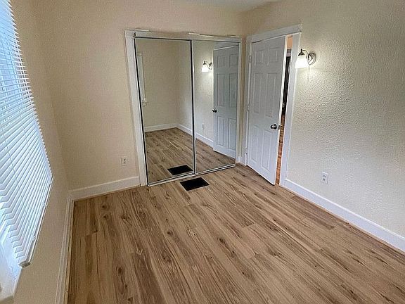 3rd image of 2630 Hancock Ave