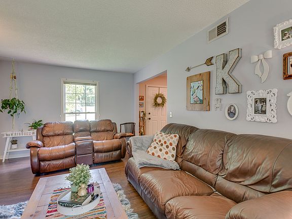 3rd image of 1208 Brenner Dr