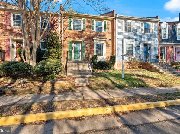 9954 Wood Wren Ct, Fairfax, VA 22032