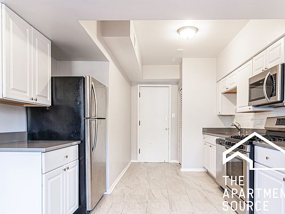 2nd image of 3714 N Sheffield Ave APT 301