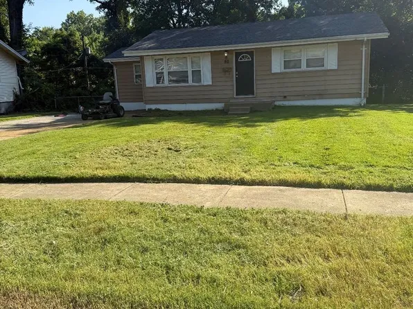50 Fenwick Dr, Saint Louis, MO 63135