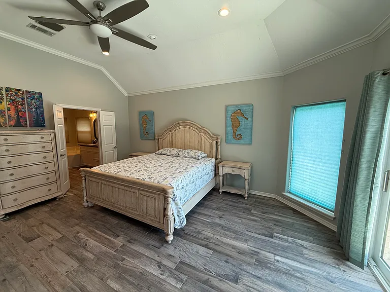 101 Las Brisas St — Photo 17