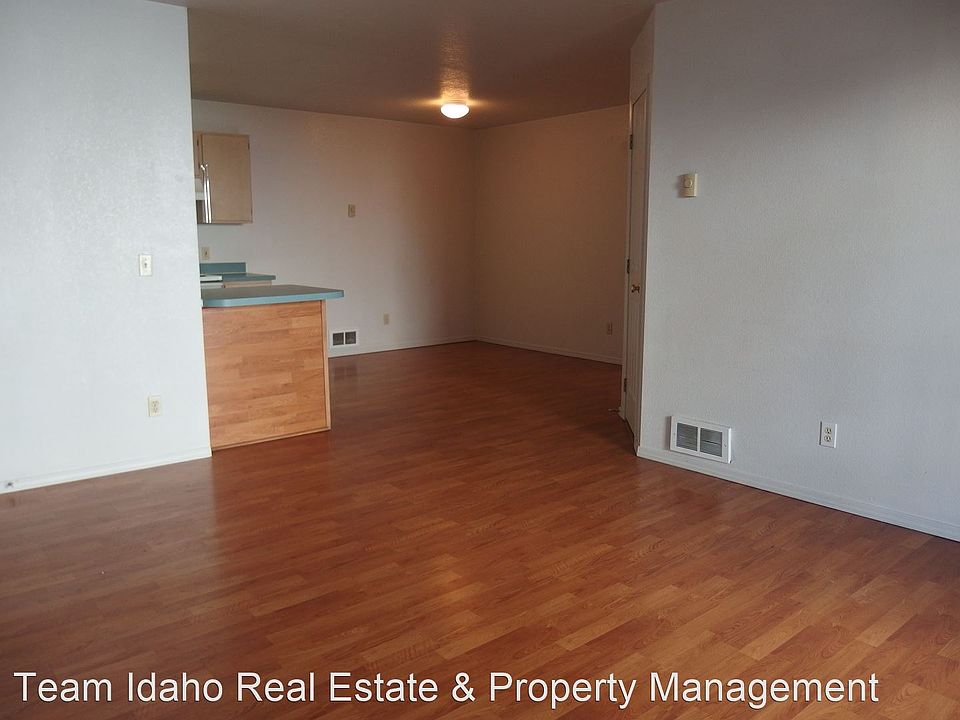1st image of 1443 Northwood Dr APT 60