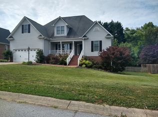 109 Ramble Rose Ct, Simpsonville, SC 29681