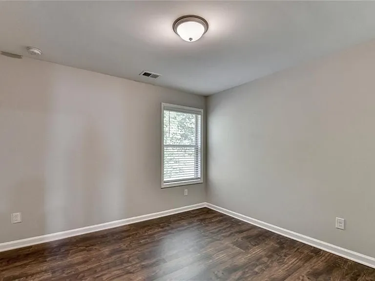7245 Heritage Oak Ct — Photo 50