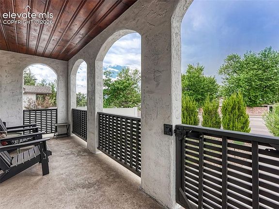 3rd image of 1029 N Union Blvd