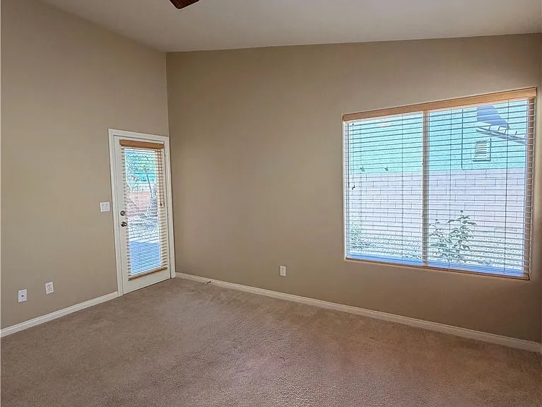 212 Horizon Peak Dr — Photo 23