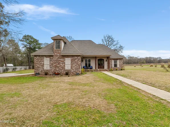 98 Wandering Oaks Ln, Hattiesburg, MS 39401