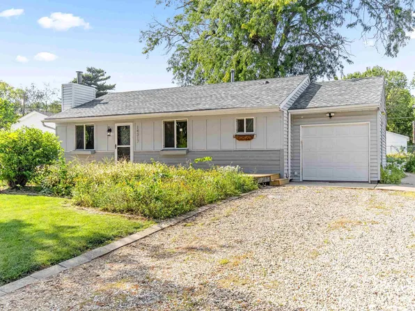 14317 N Edgewater Dr, Chillicothe, IL 61523