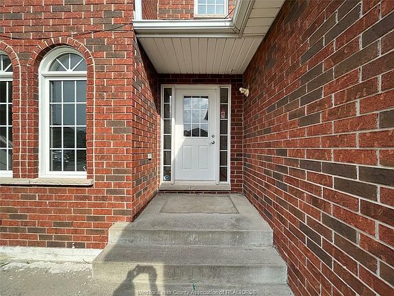 5th image of 4562 Unicorn Ave