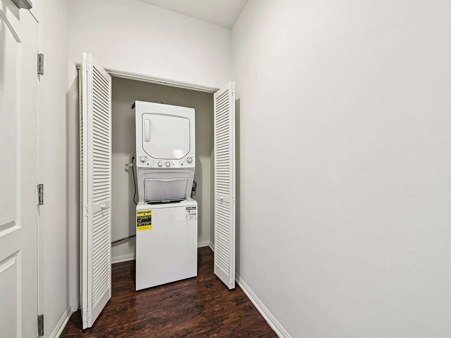 Berendo Terrace Apartment Homes — Photo 4
