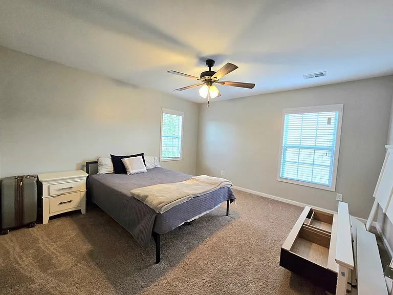 525 Batty Way — Photo 29