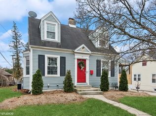 15 W Greenfield Ave, Lombard, IL 60148