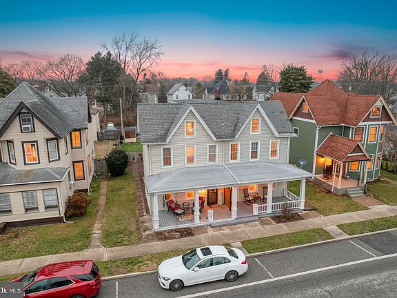 2nd image of 423 Main St