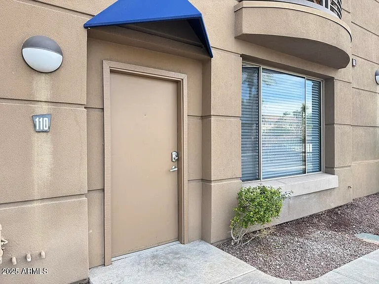 1701 E Colter St #110 — Photo 2