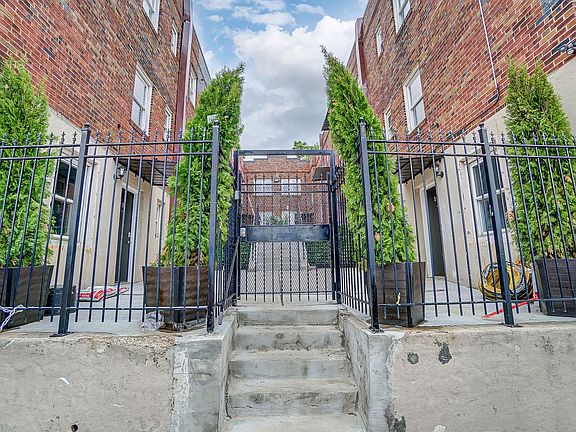 2nd image of 2346 Boone St #3
