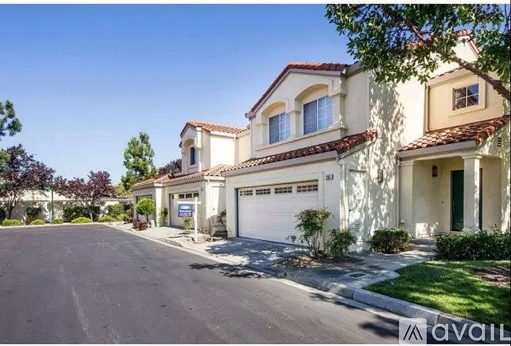 1st image of 210 Shadowlake Ct #210