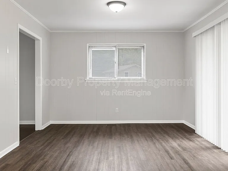 1945 Barrett Dr — Photo 8