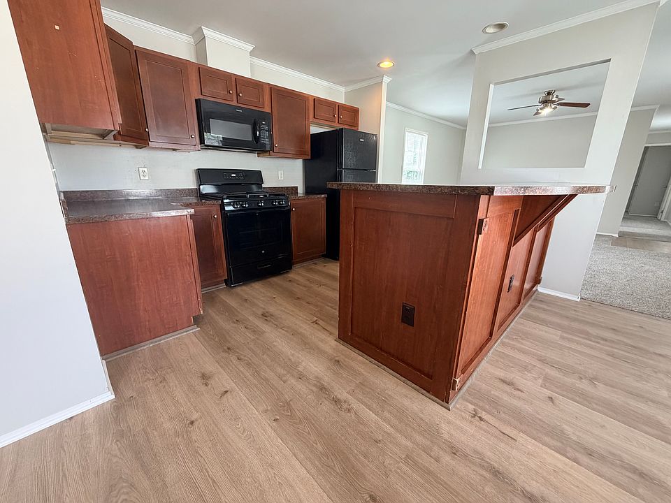 1st image of 240 W Scarlet Oak Dr #297