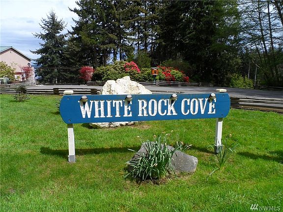 3rd image of 267 White Rock Ln