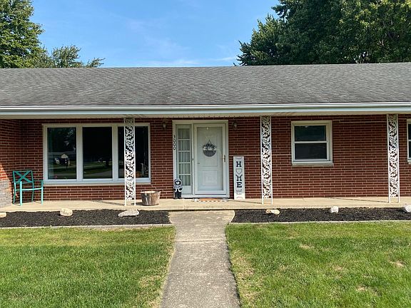 2nd image of 3000 E Chesterfield Ln