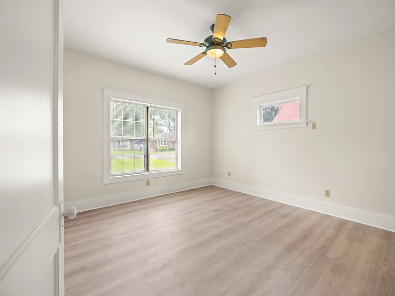 609 Country Club Rd — Photo 5