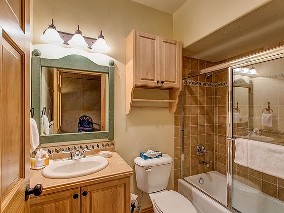 4th image of 2533 Evergreen Ln