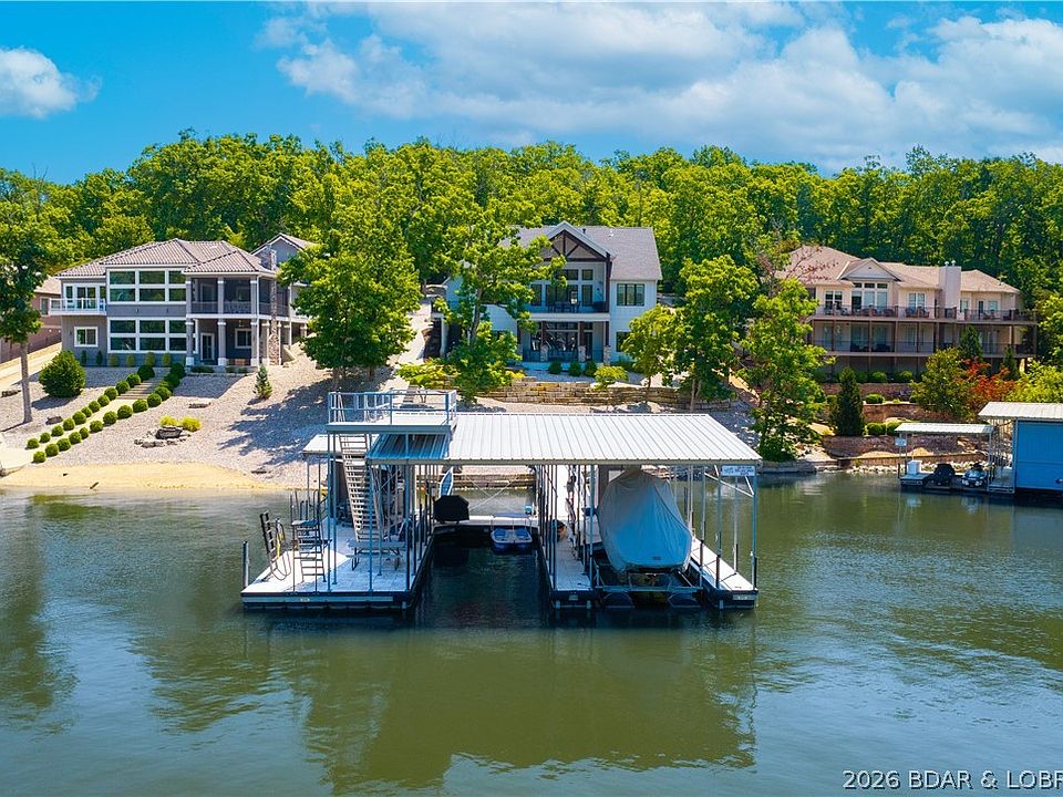 1st image of 225 Lake Dr